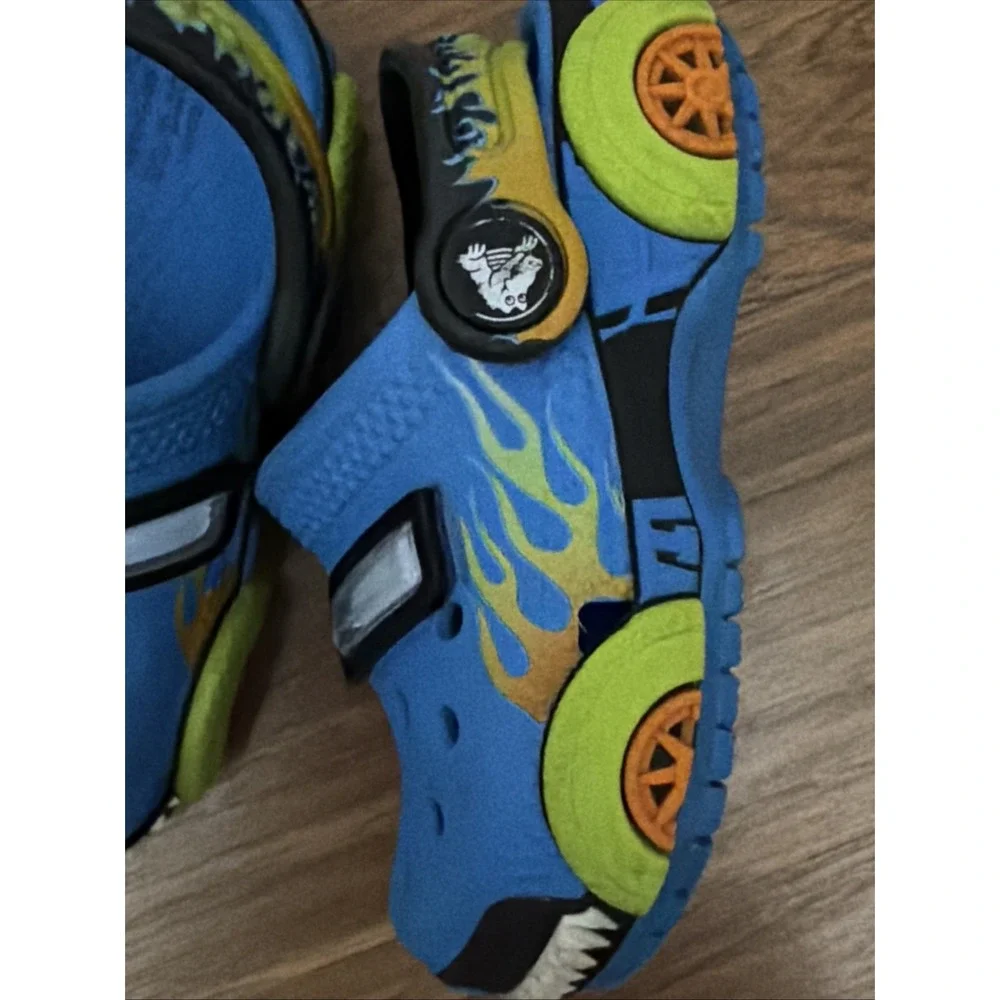 Crocs Hot Wheels Baby Sz 6C Colorful Boys Car Race car Clogs Shoes EUC